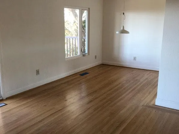 95 Edgecroft Rd, Kensington, CA 94707