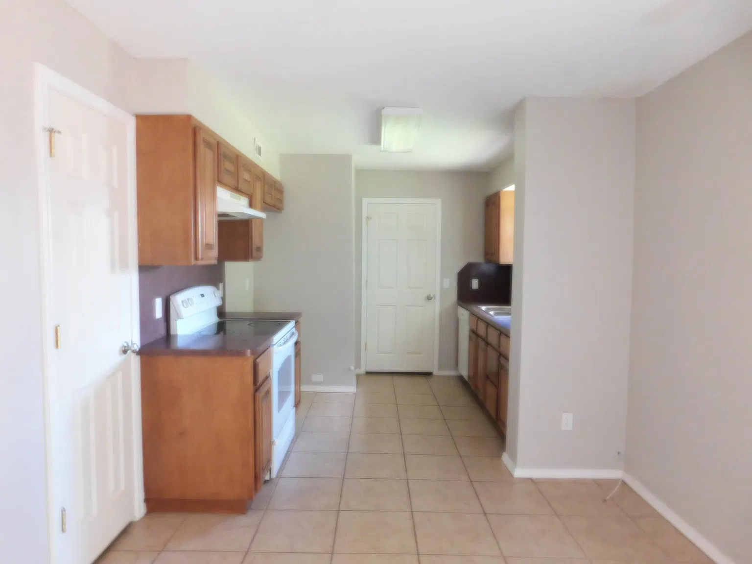4 bed, 1404 sqft, $1,600 — Photo 3