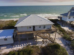 882 Gulf Shore Dr, Carrabelle, FL 32322