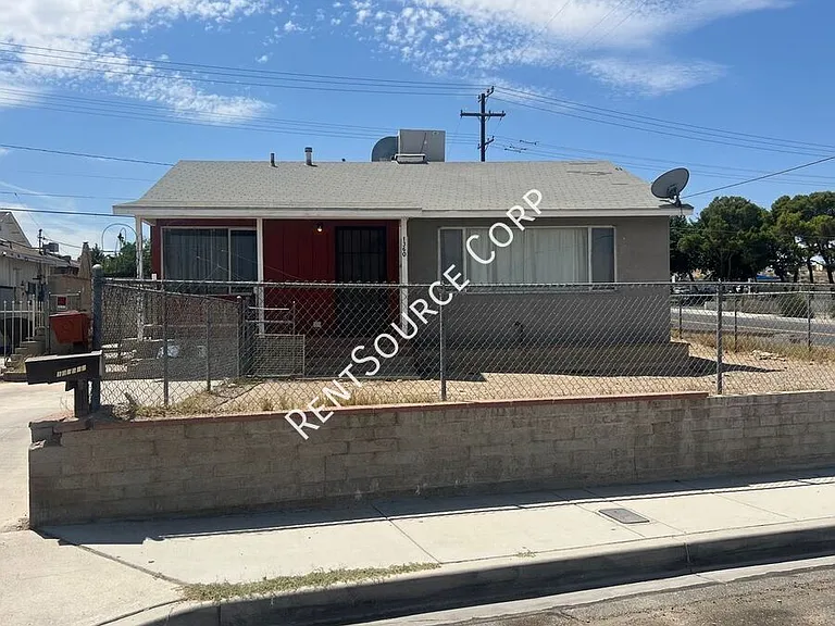 1360 Nancy St — Photo 2