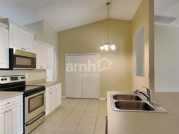 4th image of 2326 SE Shelter Dr
