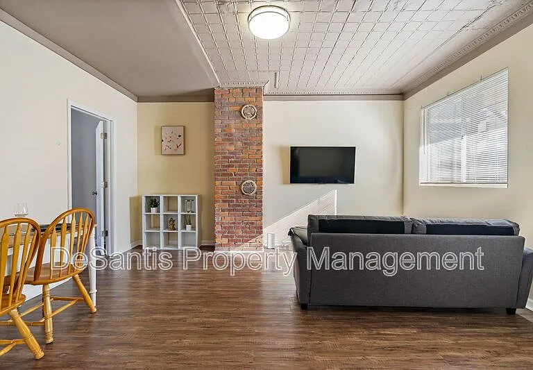1129 Brabec St #1 — Photo 10