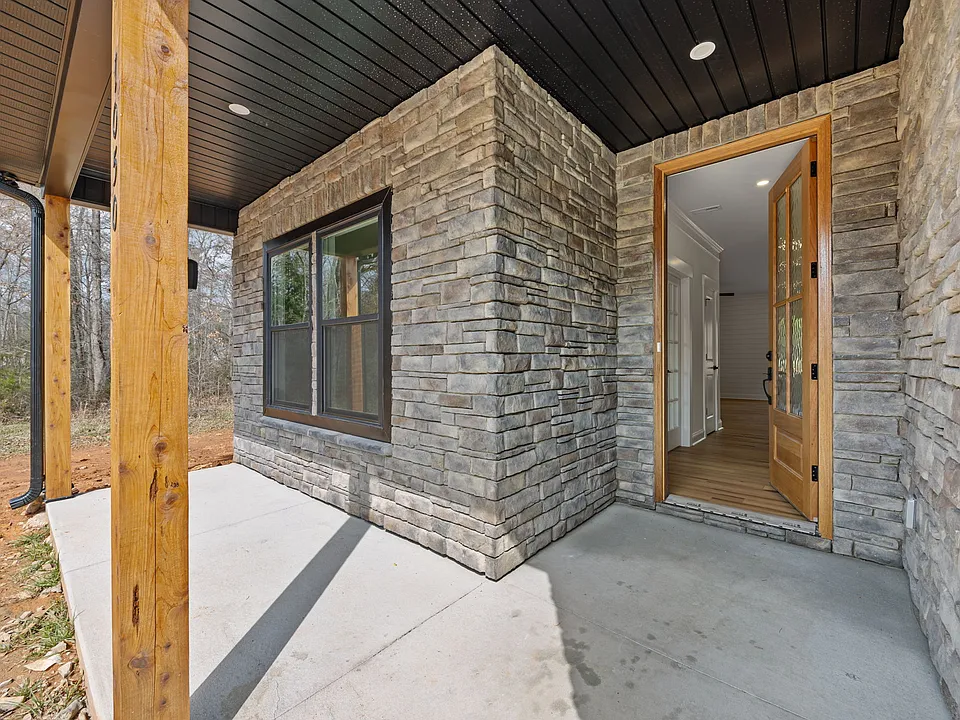 387 Lake Farm Dr