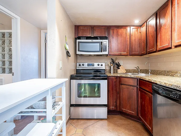 55 N. Cherry Ave. Unit #215 — Photo 27