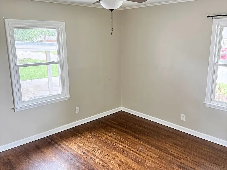 2673 S Sandusky Ave — Photo 11