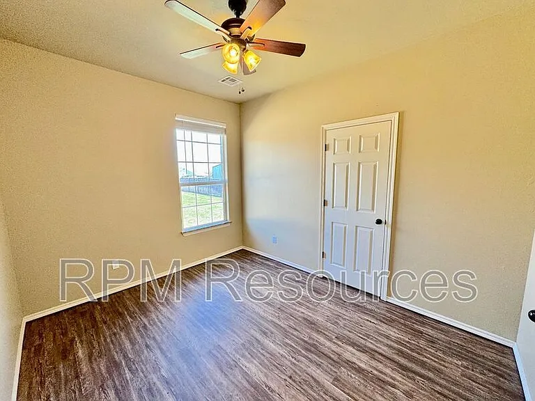 167 Bison Court Way — Photo 10