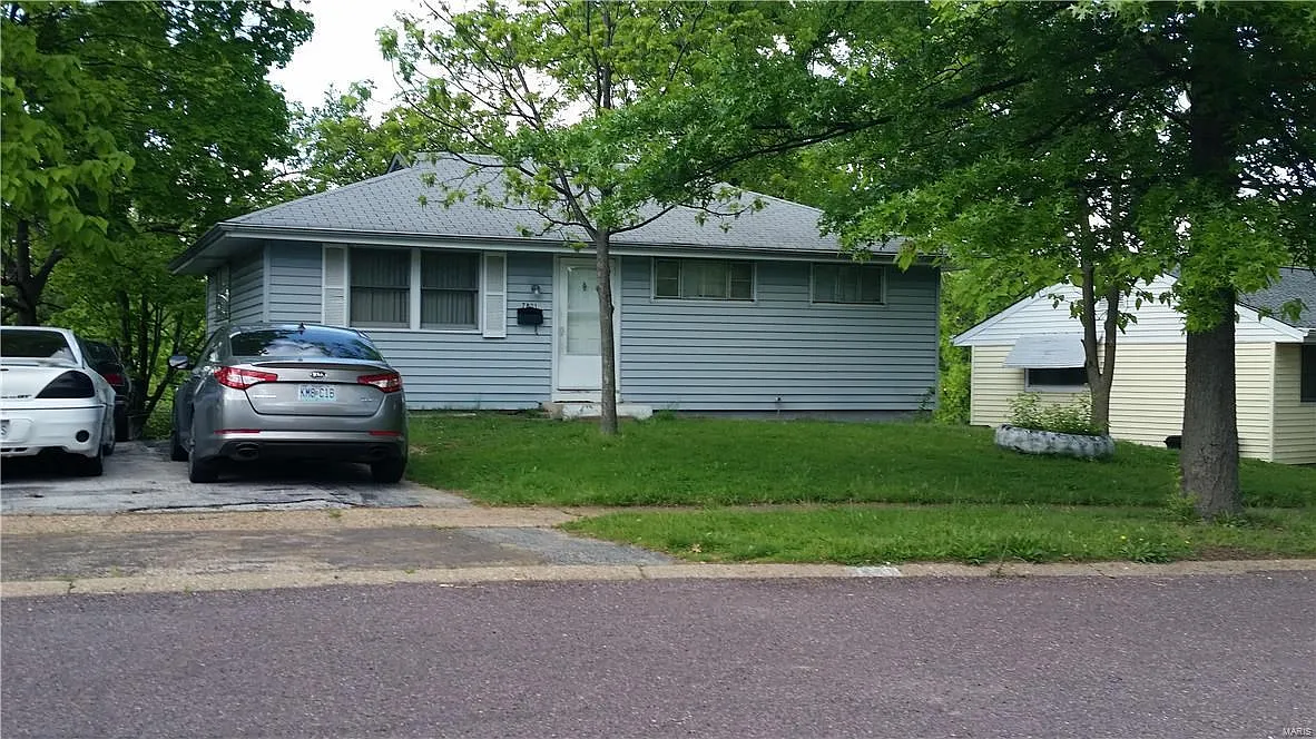 7801 Paddington Dr photo 1