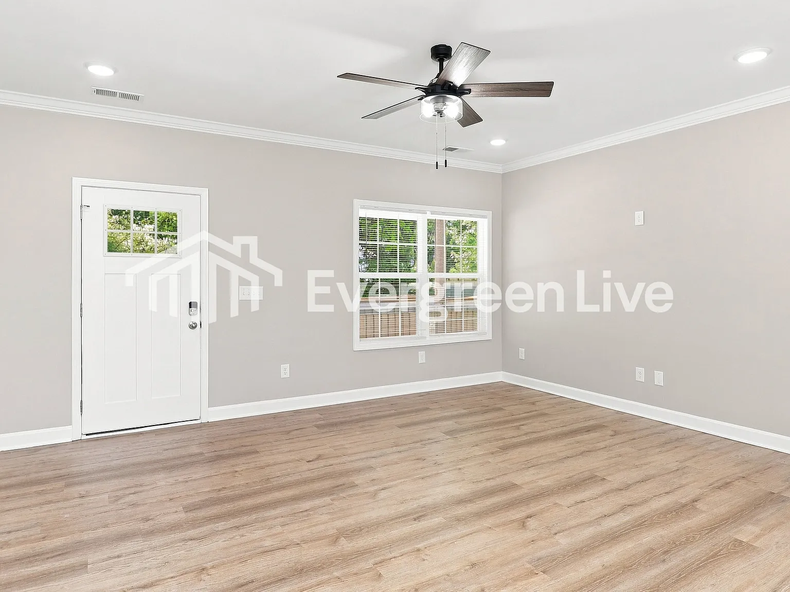 3 bed, 2.0 bath, 1311 sqft, $1,795 — Photo 2