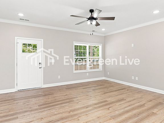 2nd image of 184 Washington St