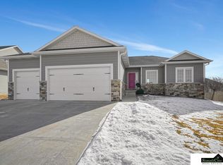 7385 Yankee Woods Dr, Lincoln, NE 68516