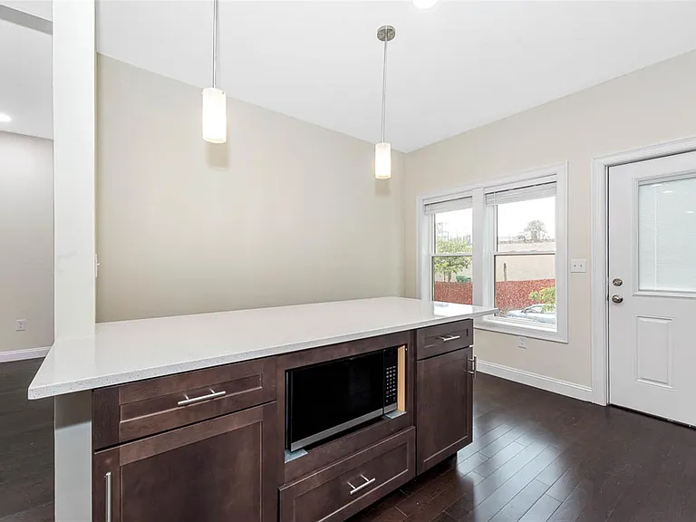 68 Winchester St #2 — Photo 5