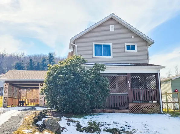 1021 Worth St, Reynoldsville, PA 15851