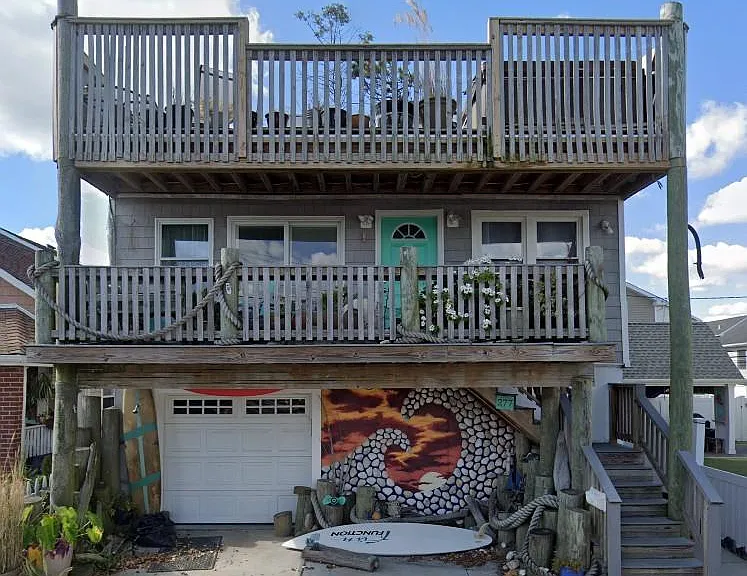 277 New York Ave — Photo 1