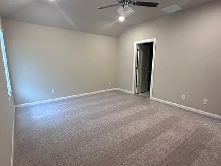 8105 Solare Pl — Photo 17