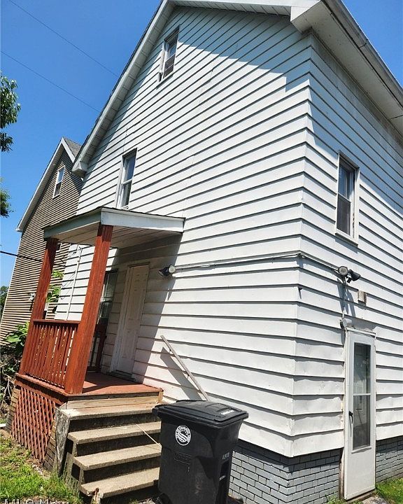 2nd image of 14318 Westropp Ave