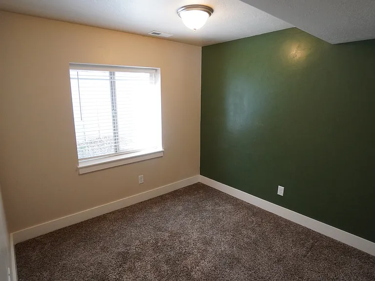 870 W Steeple Chase Dr — Photo 9