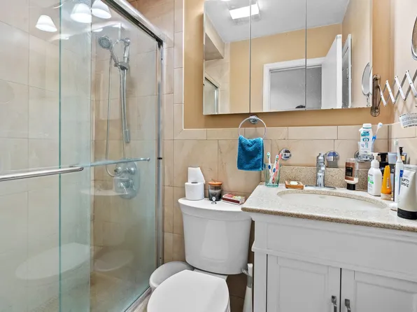 719 Adams Street image 8 of 13