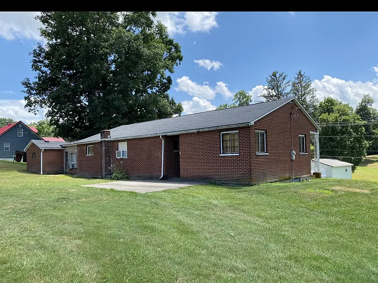598 Brown Ave — Photo 12