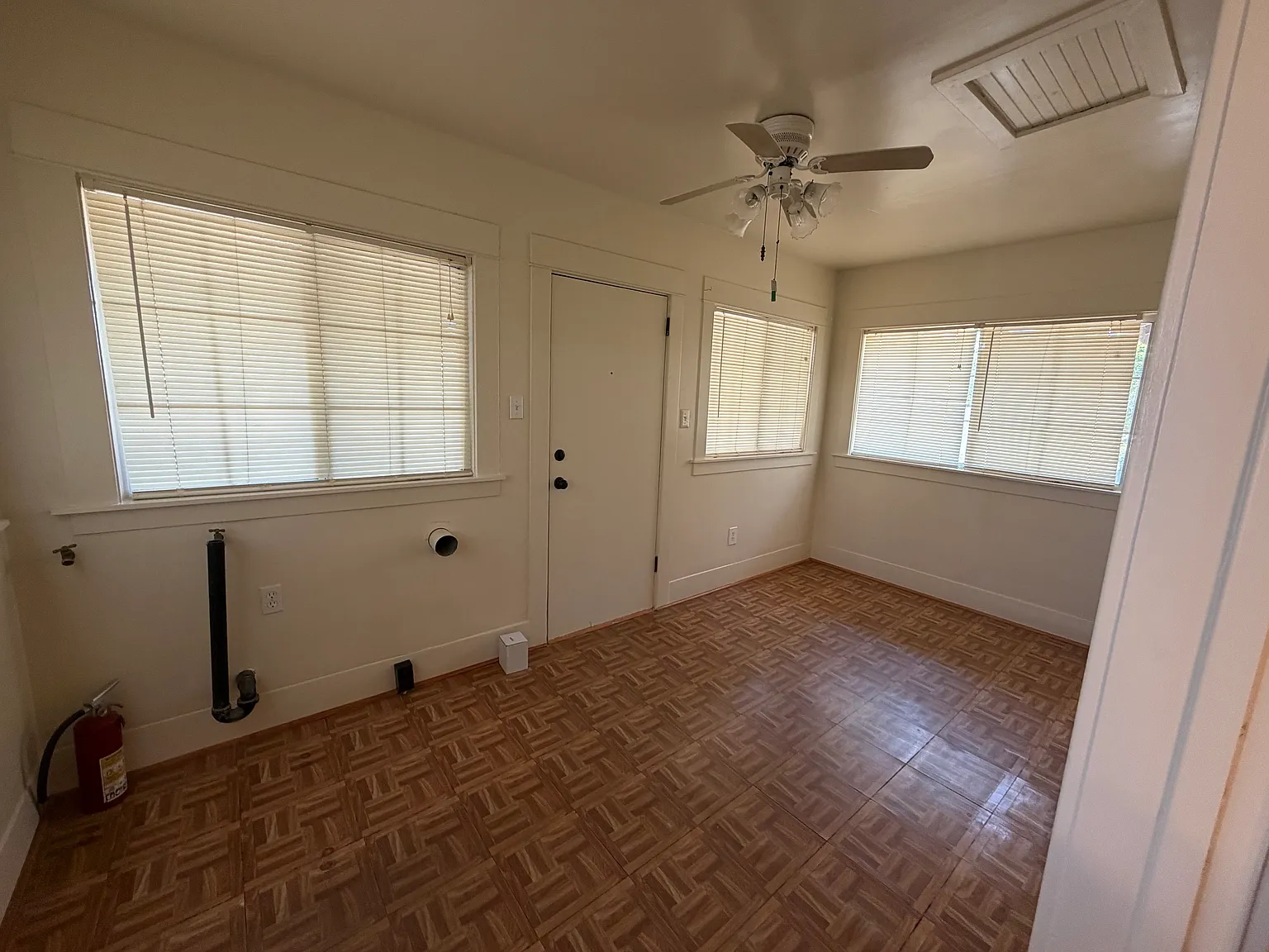2 bed, 1234 sqft, $2,100 — Photo 2