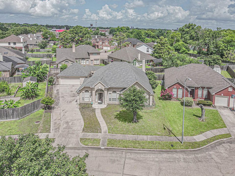 1st image of 8714 Emerald Heights Ct