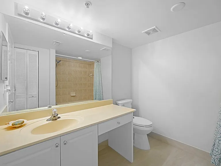 619 E Sheridan St #106 — Photo 17