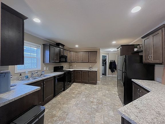 2nd image of 5198 Sheffield Dr