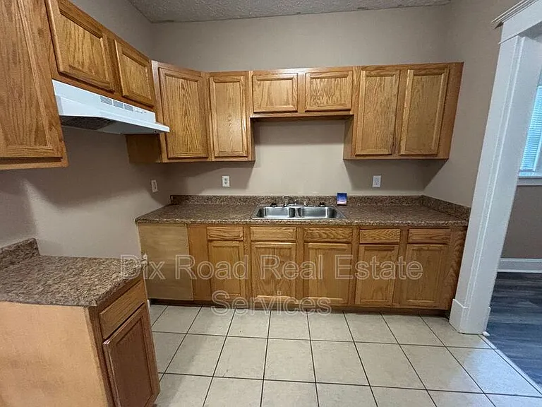 208 Garfield St — Photo 11