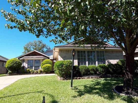 1st image of 3306 Knoll West Dr