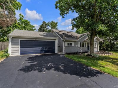 2890 Beland Ave, Keego Harbor, MI, 48320