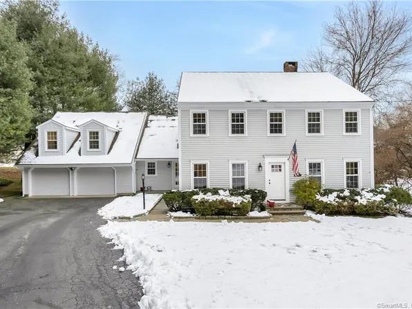 2 Red Barn Road, Darien, CT 06820