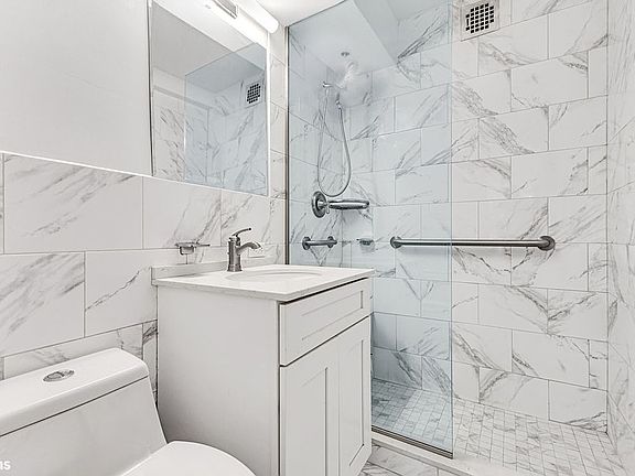 5th image of 1175 York Ave APT 10L