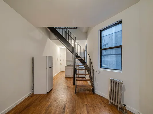 Rented by MNS | media 7