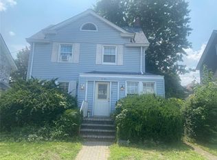 22044 93rd Ave, Queens Village, NY 11428