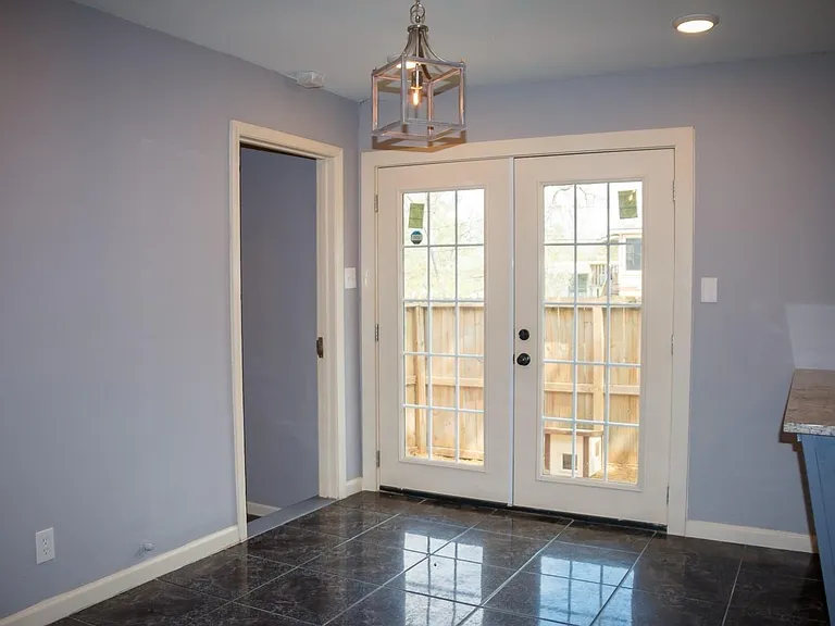1723 Alta Vista St — Photo 4