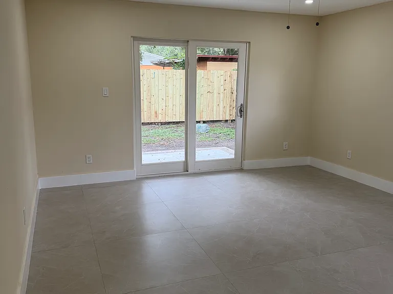 1512 S Lee Ave #1512 — Photo 4