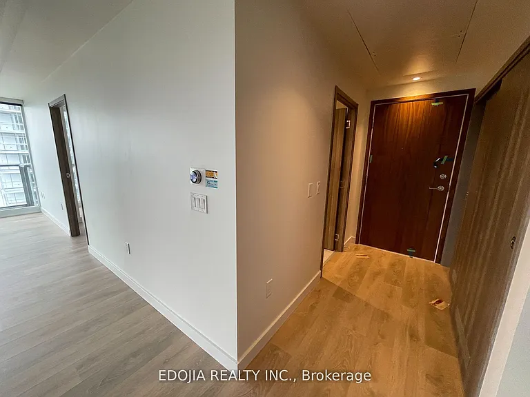 85 McMahon Dr #1506 — Photo 4