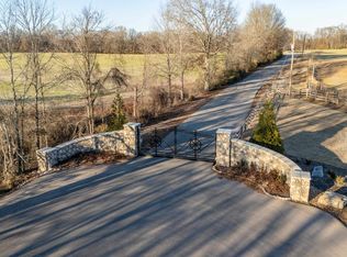 100 River Run Dr, Savannah, TN 38372