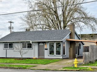 241 N 10th St, Cottage Grove, OR 97424