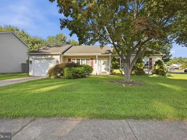 57 Castle Run Dr, Bear, DE 19701