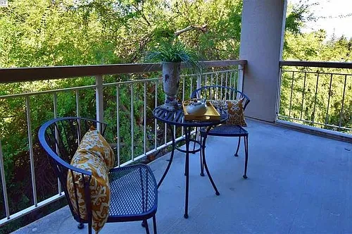 490 N Civic Dr Photo 1