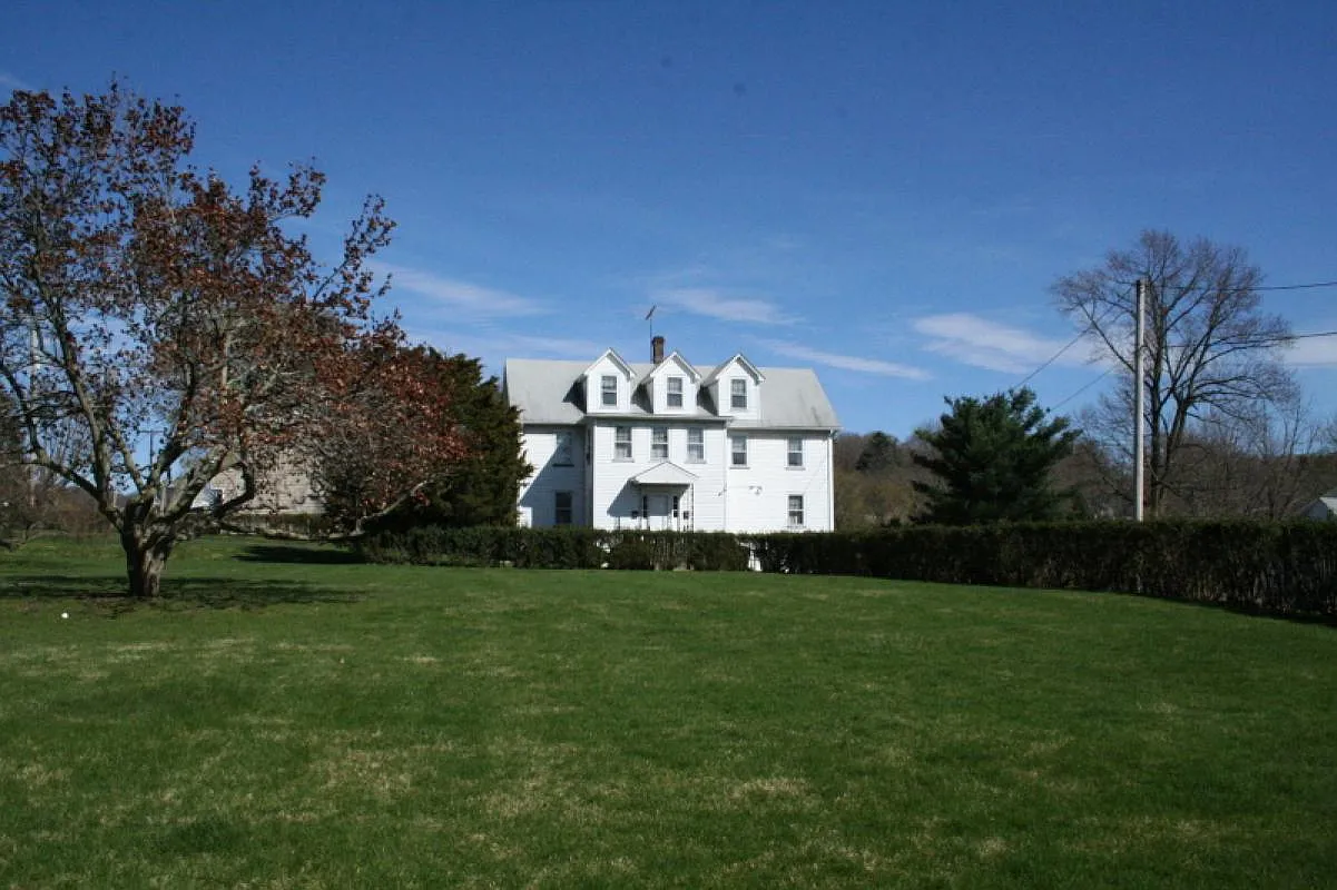 38 Windemere Ave photo 1
