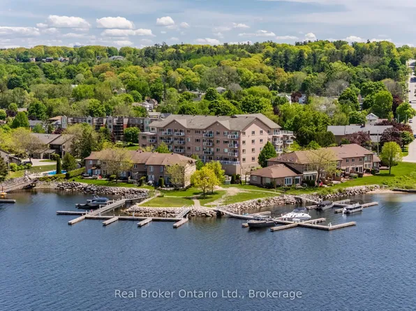 4 Beck Blvd #302, Penetanguishene, ON L9M 2H3