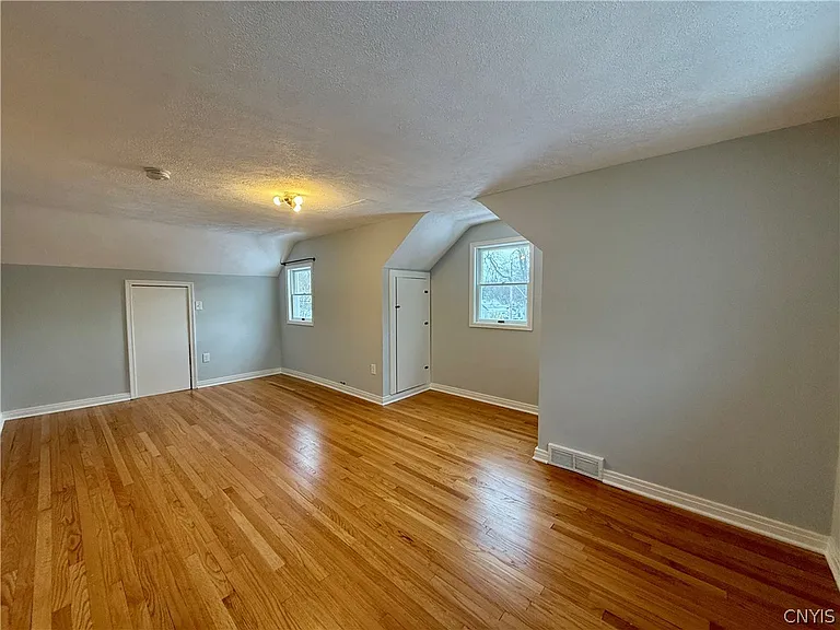 223 Cleveland Blvd — Photo 38
