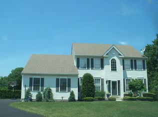 1895 Fox Lair Dr, Quakertown, PA 18951