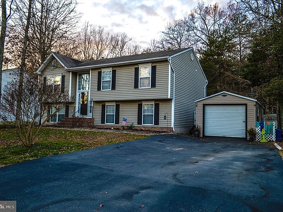 2nd image of 8821 Jenny Ln