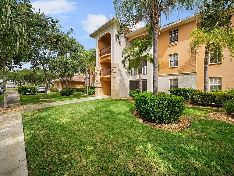 3940 Pomodoro Cir #303 — Photo 3