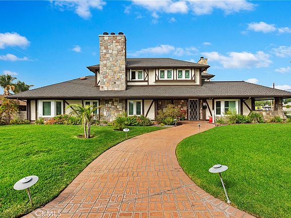 2nd image of 3694 Parkside Dr