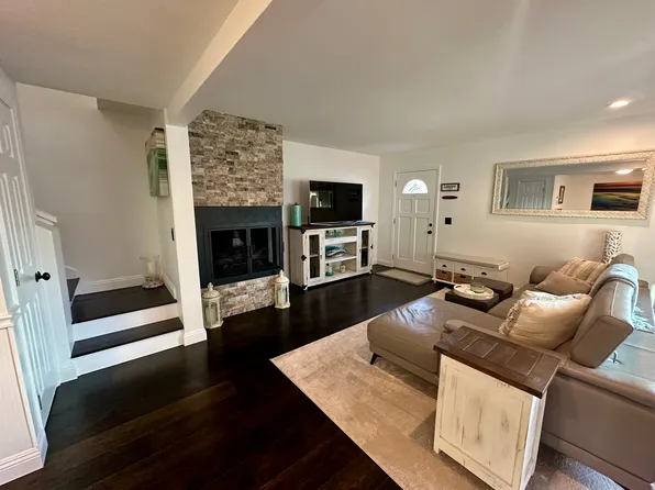 1238 Caminito Septimo, Cardiff, CA 92007