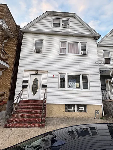 17 Farnham Ave #1 Photo 1