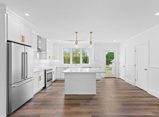 11 S Hampton Rd #B, Amesbury, MA 01913